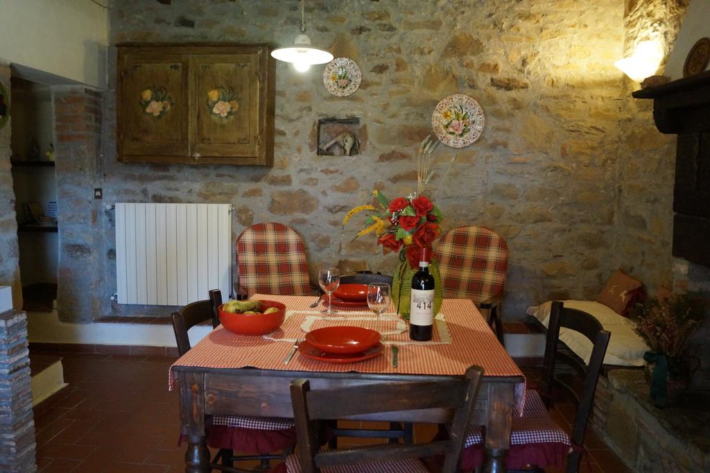 Agriturismo Bonzalone Farm stay *