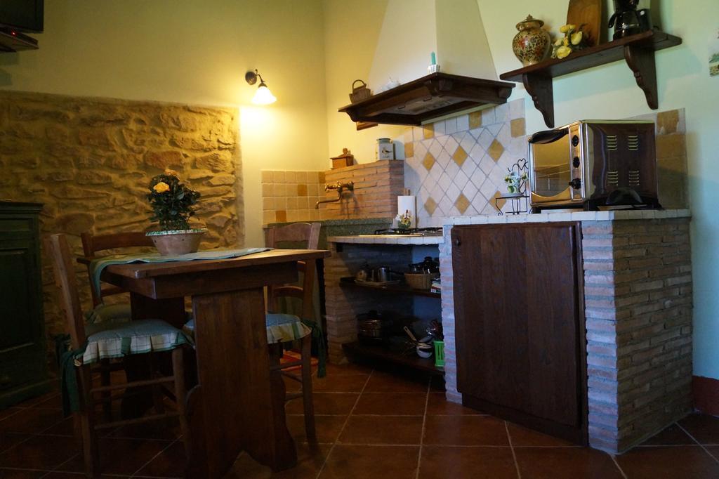 Agriturismo Bonzalone Farm stay